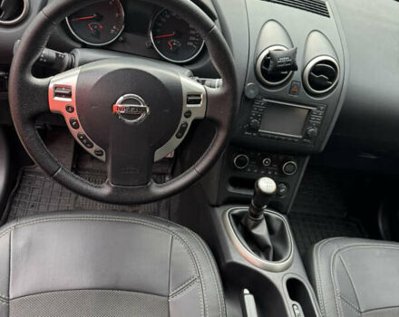 Чорний Ніссан Кашкай 2, об'ємом двигуна 1.6 л та пробігом 196 тис. км за 9999 $, фото 6 на Automoto.ua