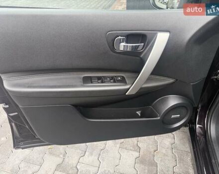Чорний Ніссан Кашкай 2, об'ємом двигуна 1.6 л та пробігом 270 тис. км за 10400 $, фото 16 на Automoto.ua