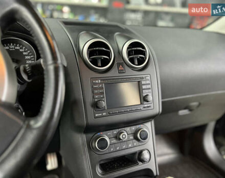 Чорний Ніссан Кашкай 2, об'ємом двигуна 1.6 л та пробігом 277 тис. км за 10750 $, фото 12 на Automoto.ua