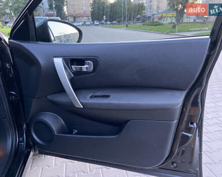 Чорний Ніссан Кашкай 2, об'ємом двигуна 1.6 л та пробігом 221 тис. км за 10750 $, фото 43 на Automoto.ua