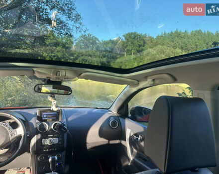 Красный Ниссан Кашкай 2, объемом двигателя 2 л и пробегом 262 тыс. км за 10000 $, фото 22 на Automoto.ua