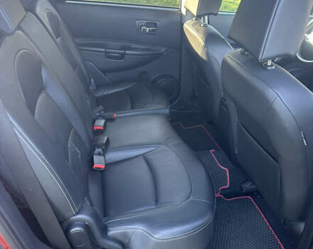 Красный Ниссан Кашкай 2, объемом двигателя 2 л и пробегом 262 тыс. км за 10000 $, фото 7 на Automoto.ua