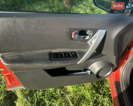 Красный Ниссан Кашкай 2, объемом двигателя 2 л и пробегом 262 тыс. км за 10000 $, фото 10 на Automoto.ua