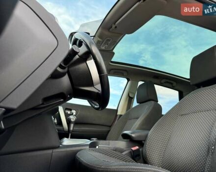 Красный Ниссан Кашкай 2, объемом двигателя 2 л и пробегом 240 тыс. км за 7490 $, фото 41 на Automoto.ua