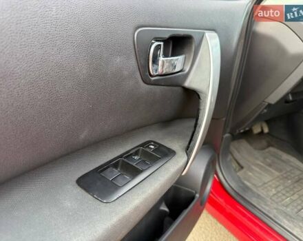 Красный Ниссан Кашкай 2, объемом двигателя 2 л и пробегом 240 тыс. км за 7490 $, фото 19 на Automoto.ua