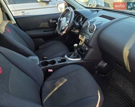 Красный Ниссан Кашкай 2, объемом двигателя 1.5 л и пробегом 292 тыс. км за 9999 $, фото 36 на Automoto.ua