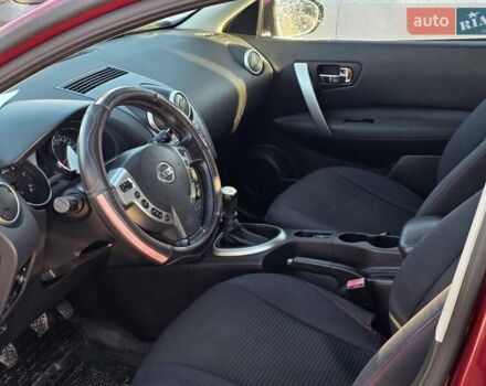 Красный Ниссан Кашкай 2, объемом двигателя 1.5 л и пробегом 292 тыс. км за 9999 $, фото 25 на Automoto.ua