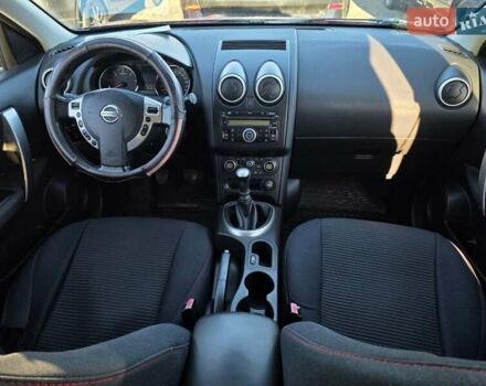 Красный Ниссан Кашкай 2, объемом двигателя 1.5 л и пробегом 292 тыс. км за 9999 $, фото 33 на Automoto.ua