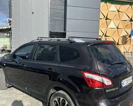 Красный Ниссан Кашкай 2, объемом двигателя 2 л и пробегом 286 тыс. км за 10800 $, фото 1 на Automoto.ua