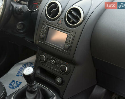 Червоний Ніссан Кашкай 2, об'ємом двигуна 1.6 л та пробігом 168 тис. км за 11400 $, фото 9 на Automoto.ua