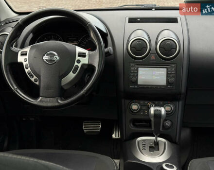 Красный Ниссан Кашкай 2, объемом двигателя 2 л и пробегом 268 тыс. км за 11300 $, фото 30 на Automoto.ua