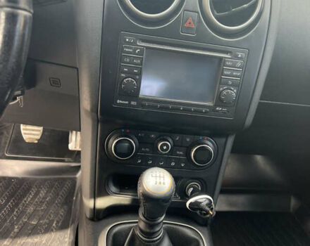 Красный Ниссан Кашкай 2, объемом двигателя 2 л и пробегом 286 тыс. км за 10800 $, фото 12 на Automoto.ua