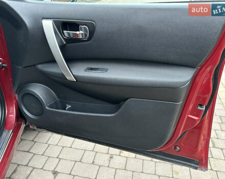 Червоний Ніссан Кашкай 2, об'ємом двигуна 2 л та пробігом 216 тис. км за 10600 $, фото 17 на Automoto.ua