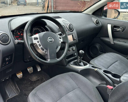 Червоний Ніссан Кашкай 2, об'ємом двигуна 2 л та пробігом 216 тис. км за 10600 $, фото 21 на Automoto.ua