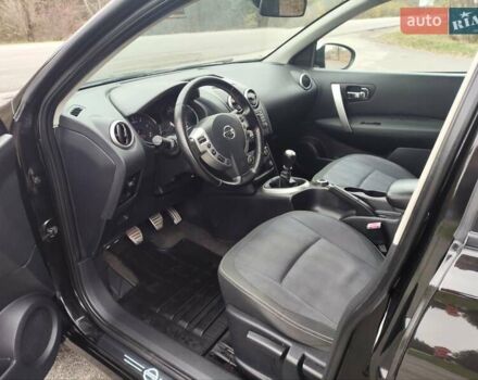 Красный Ниссан Кашкай 2, объемом двигателя 2 л и пробегом 234 тыс. км за 13100 $, фото 18 на Automoto.ua