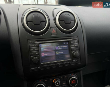 Красный Ниссан Кашкай 2, объемом двигателя 2 л и пробегом 268 тыс. км за 11300 $, фото 36 на Automoto.ua