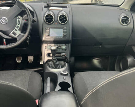 Красный Ниссан Кашкай 2, объемом двигателя 2 л и пробегом 286 тыс. км за 10800 $, фото 18 на Automoto.ua