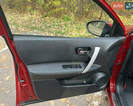 Красный Ниссан Кашкай 2, объемом двигателя 2 л и пробегом 118 тыс. км за 11800 $, фото 26 на Automoto.ua