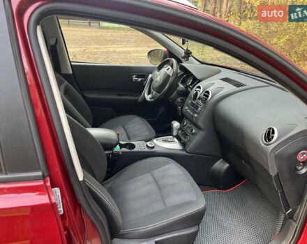 Красный Ниссан Кашкай 2, объемом двигателя 2 л и пробегом 118 тыс. км за 11800 $, фото 27 на Automoto.ua