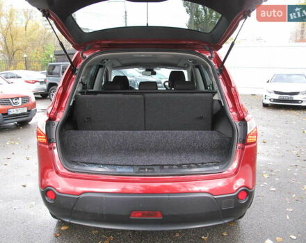 Ниссан Кашкай 2 2013 в Киеве на Automoto.ua Красный Ниссан Кашкай 2, объемом двигателя 2 л и пробегом 95 тыс. км за 13400 $, фото 31 на Automoto.ua