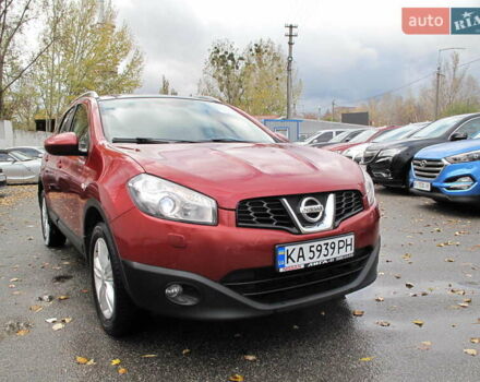 Ниссан Кашкай 2 2013 в Киеве на Automoto.ua Красный Ниссан Кашкай 2, объемом двигателя 2 л и пробегом 95 тыс. км за 13400 $, фото 4 на Automoto.ua