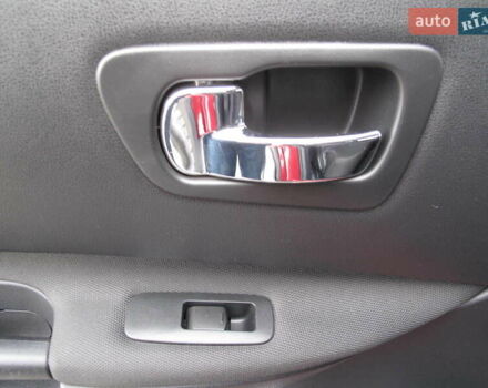 Ниссан Кашкай 2 2013 в Киеве на Automoto.ua Красный Ниссан Кашкай 2, объемом двигателя 2 л и пробегом 95 тыс. км за 13400 $, фото 28 на Automoto.ua