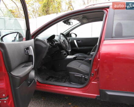 Ниссан Кашкай 2 2013 в Киеве на Automoto.ua Красный Ниссан Кашкай 2, объемом двигателя 2 л и пробегом 95 тыс. км за 13400 $, фото 12 на Automoto.ua