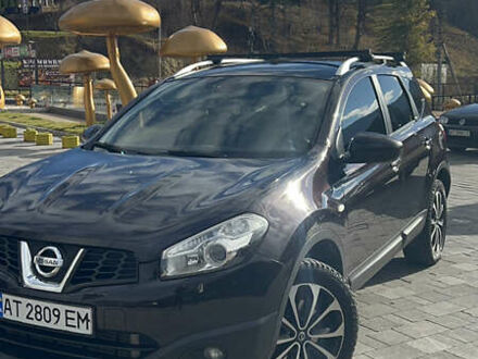 Красный Ниссан Кашкай 2, объемом двигателя 2 л и пробегом 286 тыс. км за 10800 $, фото 1 на Automoto.ua
