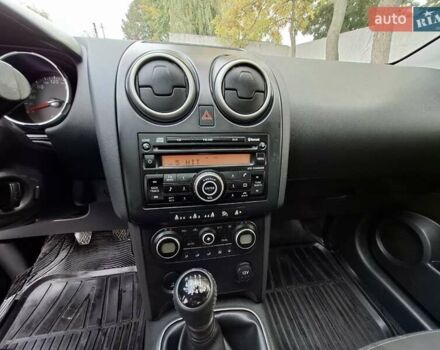 Сірий Ніссан Кашкай 2, об'ємом двигуна 1.46 л та пробігом 280 тис. км за 7650 $, фото 28 на Automoto.ua