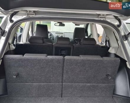 Сірий Ніссан Кашкай 2, об'ємом двигуна 1.46 л та пробігом 280 тис. км за 7650 $, фото 27 на Automoto.ua