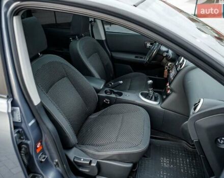 Сірий Ніссан Кашкай 2, об'ємом двигуна 1.46 л та пробігом 320 тис. км за 8600 $, фото 21 на Automoto.ua