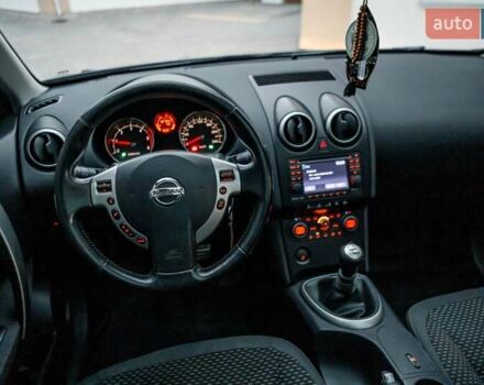 Сірий Ніссан Кашкай 2, об'ємом двигуна 1.46 л та пробігом 320 тис. км за 8600 $, фото 34 на Automoto.ua