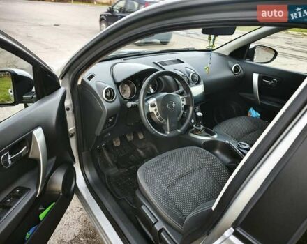 Серый Ниссан Кашкай 2, объемом двигателя 2 л и пробегом 212 тыс. км за 10000 $, фото 32 на Automoto.ua