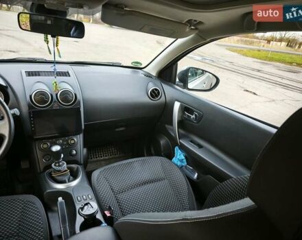 Серый Ниссан Кашкай 2, объемом двигателя 2 л и пробегом 212 тыс. км за 10000 $, фото 31 на Automoto.ua