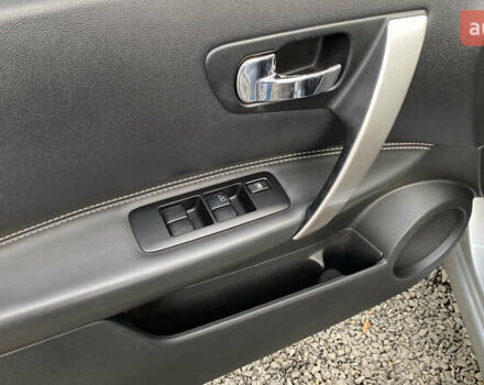 Серый Ниссан Кашкай 2, объемом двигателя 2 л и пробегом 241 тыс. км за 9999 $, фото 47 на Automoto.ua