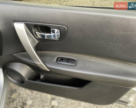 Серый Ниссан Кашкай 2, объемом двигателя 2 л и пробегом 241 тыс. км за 9999 $, фото 35 на Automoto.ua