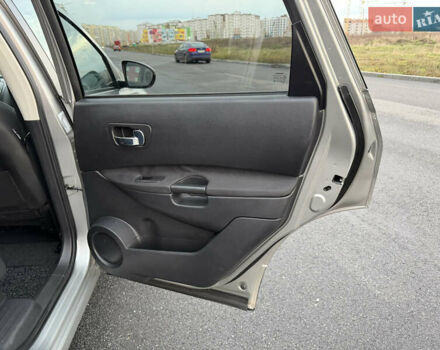 Сірий Ніссан Кашкай 2, об'ємом двигуна 1.6 л та пробігом 205 тис. км за 9777 $, фото 77 на Automoto.ua