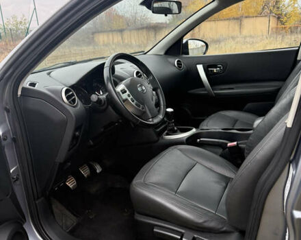 Сірий Ніссан Кашкай 2, об'ємом двигуна 1.5 л та пробігом 200 тис. км за 12100 $, фото 25 на Automoto.ua