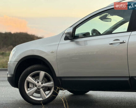 Сірий Ніссан Кашкай 2, об'ємом двигуна 1.6 л та пробігом 205 тис. км за 9777 $, фото 18 на Automoto.ua