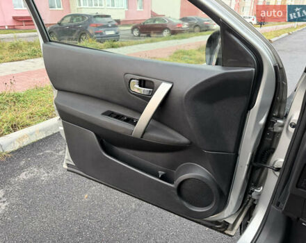 Сірий Ніссан Кашкай 2, об'ємом двигуна 1.6 л та пробігом 205 тис. км за 9777 $, фото 55 на Automoto.ua