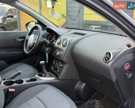 Сірий Ніссан Кашкай 2, об'ємом двигуна 1.6 л та пробігом 205 тис. км за 9999 $, фото 28 на Automoto.ua