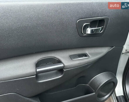 Серый Ниссан Кашкай 2, объемом двигателя 1.6 л и пробегом 107 тыс. км за 8950 $, фото 60 на Automoto.ua