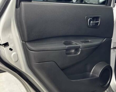 Сірий Ніссан Кашкай 2, об'ємом двигуна 2 л та пробігом 84 тис. км за 12500 $, фото 79 на Automoto.ua