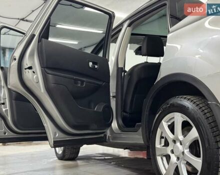 Сірий Ніссан Кашкай 2, об'ємом двигуна 2 л та пробігом 84 тис. км за 12500 $, фото 77 на Automoto.ua