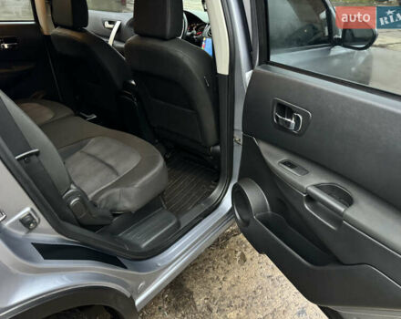 Сірий Ніссан Кашкай 2, об'ємом двигуна 2 л та пробігом 236 тис. км за 9350 $, фото 28 на Automoto.ua