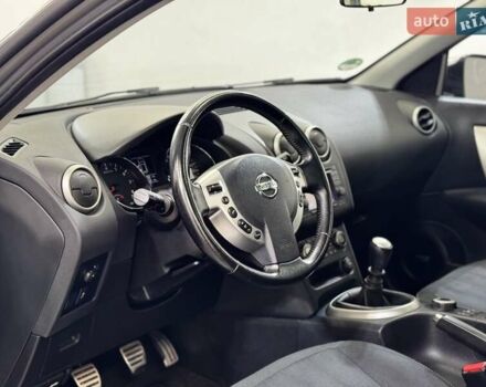 Сірий Ніссан Кашкай 2, об'ємом двигуна 2 л та пробігом 84 тис. км за 12500 $, фото 3 на Automoto.ua