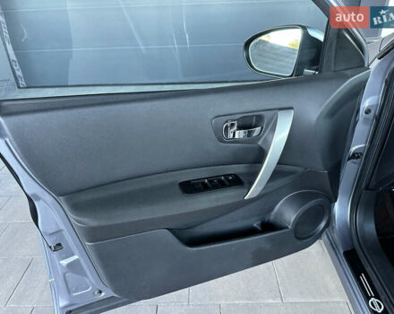 Сірий Ніссан Кашкай 2, об'ємом двигуна 1.5 л та пробігом 138 тис. км за 10700 $, фото 4 на Automoto.ua