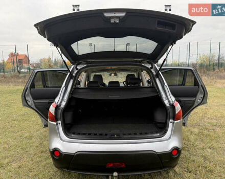 Сірий Ніссан Кашкай 2, об'ємом двигуна 1.5 л та пробігом 200 тис. км за 12100 $, фото 16 на Automoto.ua