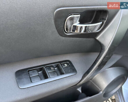 Сірий Ніссан Кашкай 2, об'ємом двигуна 1.6 л та пробігом 205 тис. км за 9999 $, фото 41 на Automoto.ua