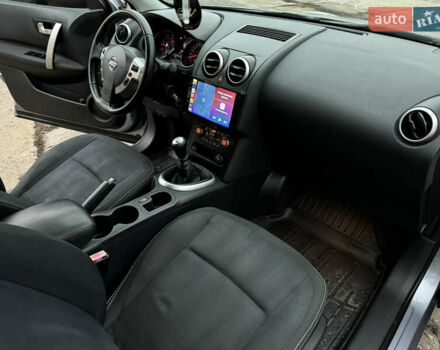 Сірий Ніссан Кашкай 2, об'ємом двигуна 2 л та пробігом 236 тис. км за 9350 $, фото 33 на Automoto.ua